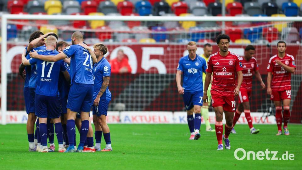 Darmstadt bejubelt das 2:0 durch Fabian Nürnberger. Bild: Christoph Reichwein/dpa