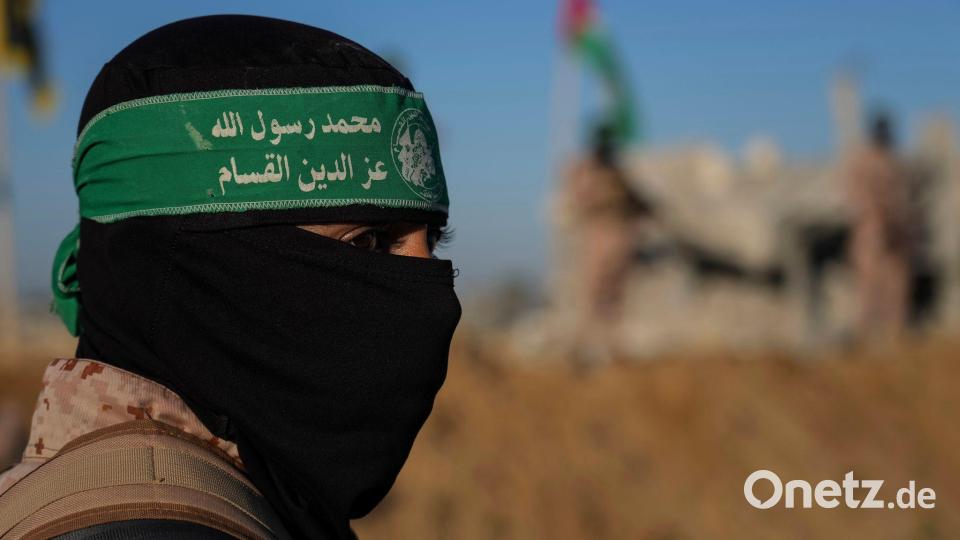 Kämpfer der islamistischen Terrororganisation Hamas. (Archivbild) Bild: Abdel Kareem Hana/AP/dpa