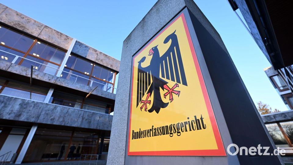 Die 16 Richter und Richterinnen des Bundesverfassungsgerichts werden jeweils zur Hälfte vom Bundestag und vom Bundesrat gewählt. (Symbolbild) Bild: Uli Deck/dpa