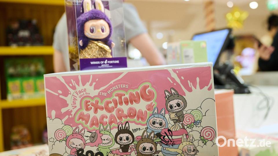In dem neuen Pop Mart Store gibt es auch die beliebten Labubus. Bild: Annette Riedl/dpa