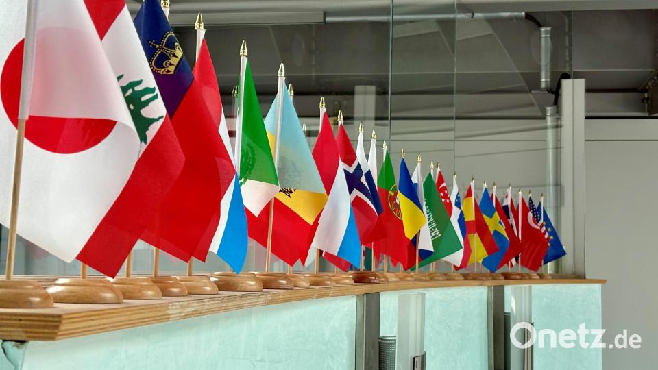Von Japan bis Europa: Das Amberger Unternehmen beliefert Kunden aus der ganzen Welt mit Industrieböden. Bild: Nils Ganzmann