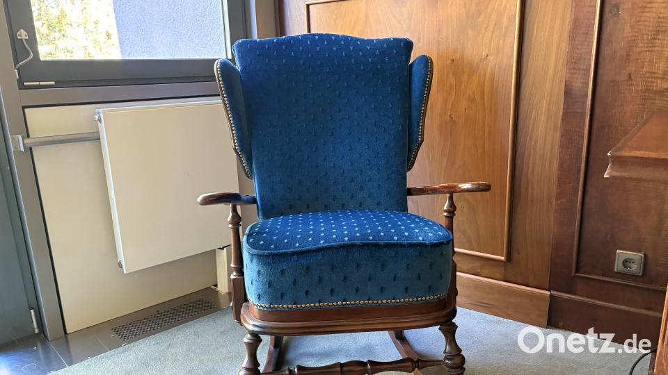 Auch der Bürostuhl von Werner Westphal steht im Besucherzimmer der Zentrale. Bild: Nils Ganzmann