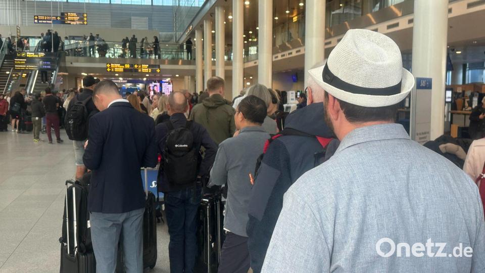 Drohnensichtung am Flughafen von Kopenhagen Bild: Steffen Trumpf/dpa