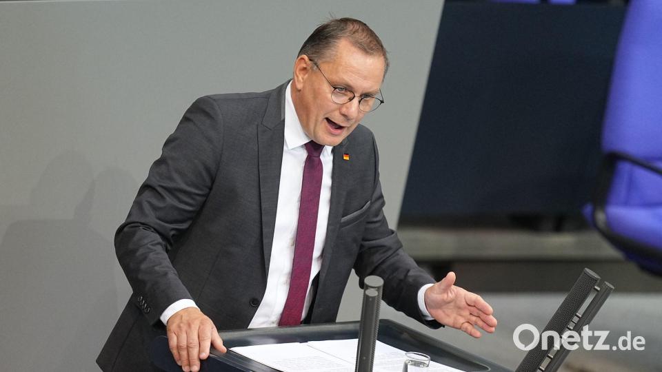 Chrupalla hatte das erste Wort. Bild: Michael Kappeler/dpa