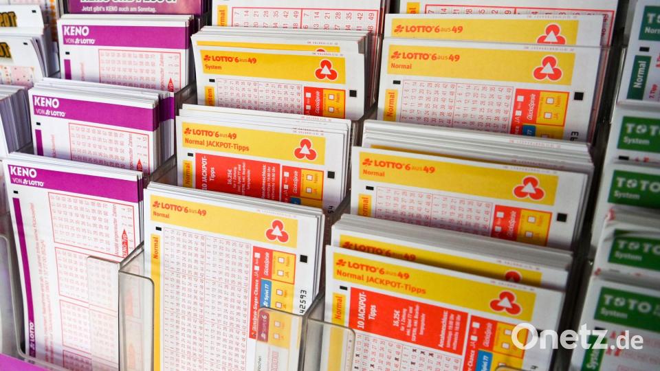 Ein Gewinner oder eine Gewinnerin in Berlin knackte den Eurojackpot von 120 Millionen Euro. (Symbolbild) Bild: Jens Kalaene/dpa-Zentralbild/dpa