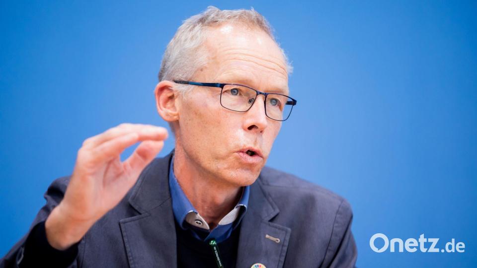 Der Direktor des Potsdam-Instituts für Klimafolgenforschung, Johan Rockström sagt, die Menschheit erhöhe das Risiko, den Planeten zu destabilisieren. (Archivbild) Bild: Christoph Soeder/dpa