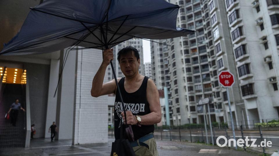 In Hongkong galt die höchste Taifun-Warnstufe. Bild: Chan Long Hei/AP/dpa