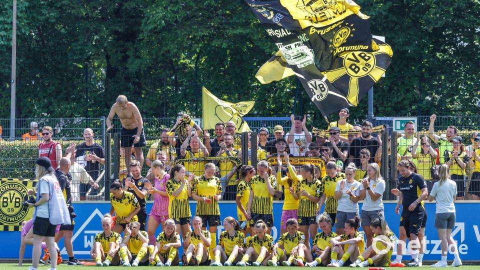 Auf die Frauen von Borussia Dortmund wartet bei ihrer Pokal-Premiere der FC Bayern München. (Archivbild) Bild: Andreas Gora/dpa