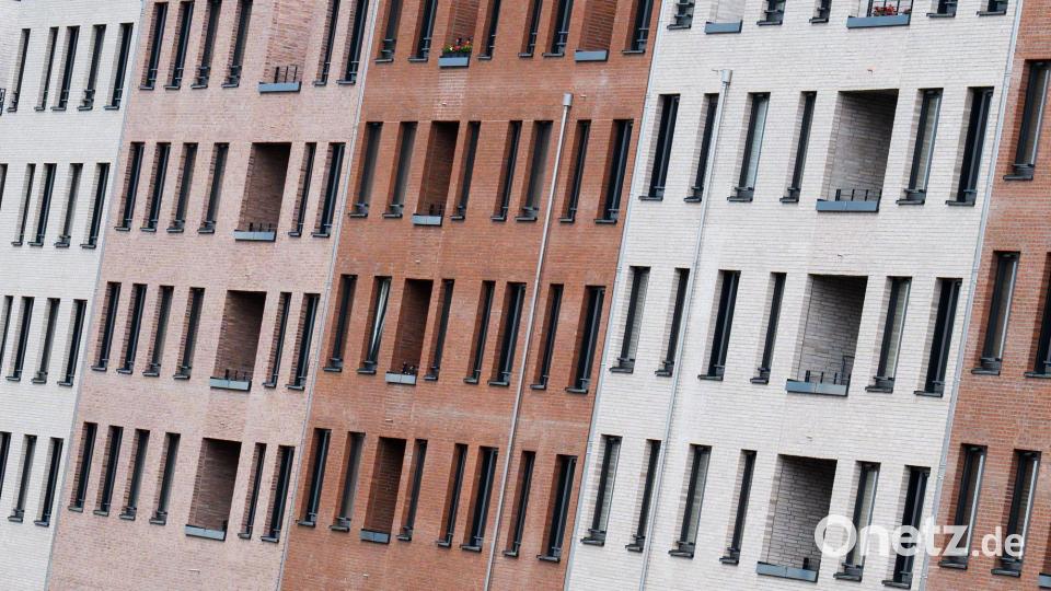 Auch außerhalb der großen Städte zogen die Preise für Wohnimmobilien fast überall an. Bild: Julian Stratenschulte/dpa
