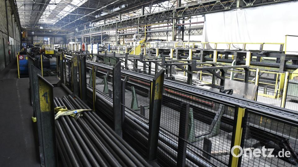 Es gibt in Deutschland nur sehr wenige Betriebe, die wie das Rohrwerk nahtlose Rohre in Spitzenqualität herstellen – auf dem Markt sind die Produkte aus Rosenberg begehrt. An Aufträgen fehlte es zuletzt nicht. Leider aber an einer Einigung zwischen den unterschiedlichen Eigentümern der Rohrwerk-Gesellschaften. Bild: Petra Hartl