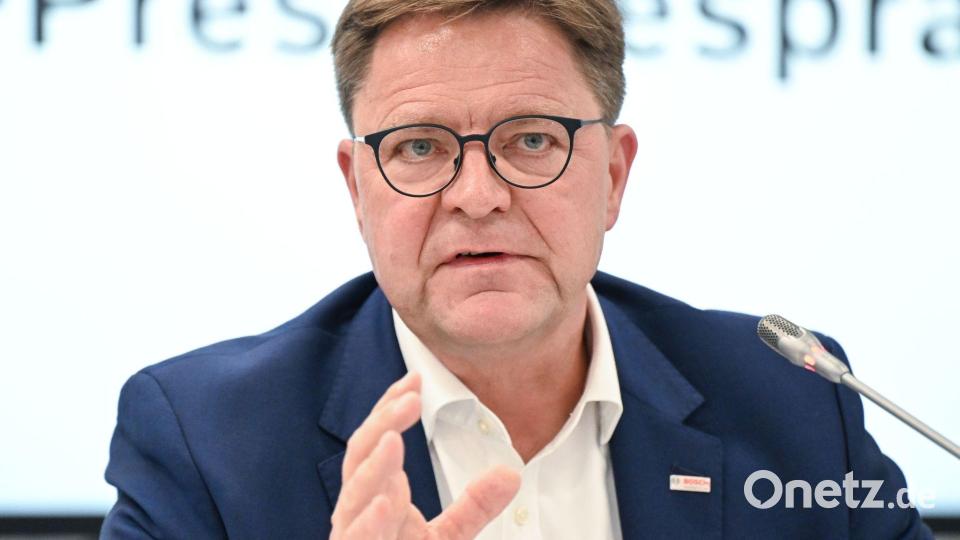 Bosch-Arbeitsdirektor Stefan Grosch: „Der Zeitdruck ist groß.“ Bild: Bernd Weißbrod/dpa