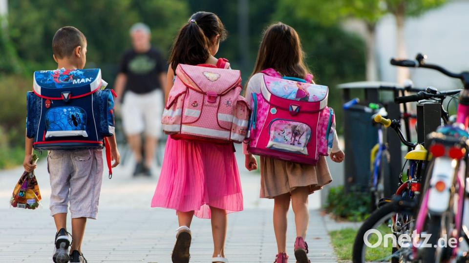Auf Schulwegen hat es im ersten Halbjahr 2025 mehr Unfälle gegeben. (Archiv) Bild: Monika Skolimowska/dpa/dpa-tmn