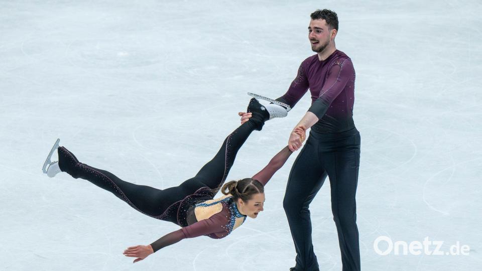 Annika Hocke (l) und Robert Kunkel belegten in Oberstdorf Platz acht. Bild: Peter Kneffel/dpa