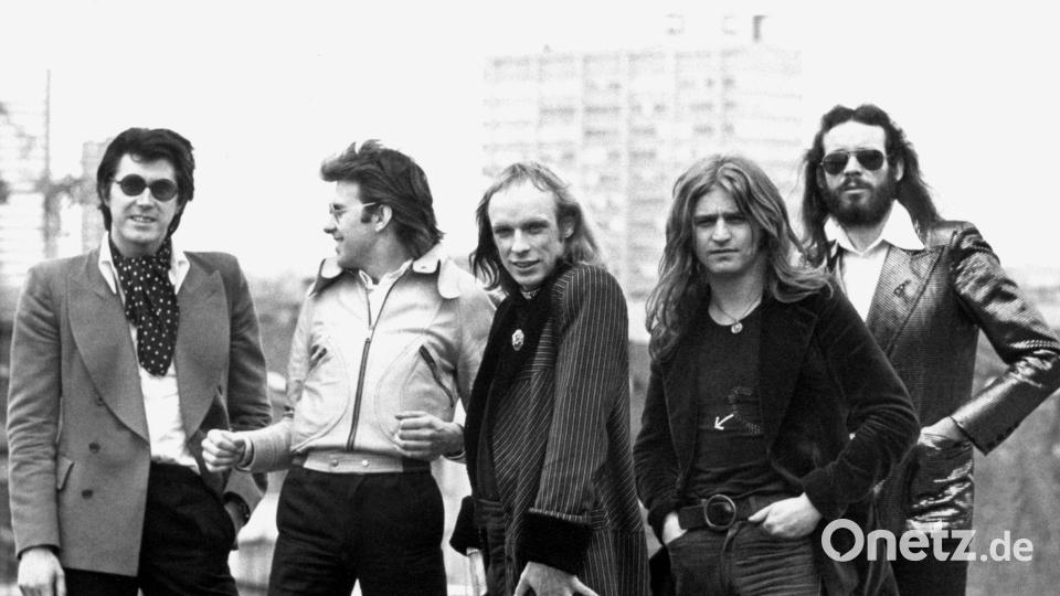 Mit der Band Roxy Music wurde Bryan Ferry (l.) in den 70er Jahren berühmt. Fast zeitgleich begann er eine Solokarriere. (Archivbild) Bild: dpa
