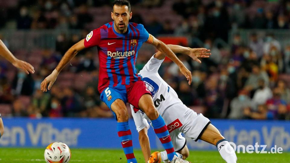 Sergio Busquets ist ein Könner am Ball. (Archivbild) Bild: Joan Monfort/AP/dpa