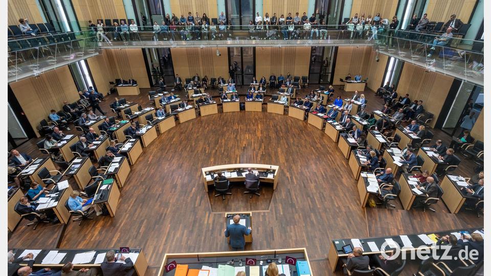 Grünes Licht für den Bundeshaushalt und andere Gesetze: Der Bundesrat tagt. Bild: Michael Kappeler/dpa