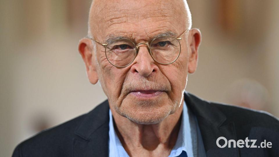 Günter Wallraff unterstützt die grüne Oberbürgermeister-Kandidatin Berivan Aymaz. (Archivbild) Bild: Arne Dedert/dpa