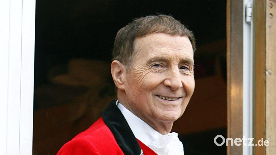 Freddy Quinn wird 94 Jahre alt, er genießt die Ruhe und bummelt gern über Flohmärkte. (Archivibild) Bild: picture alliance / dpa