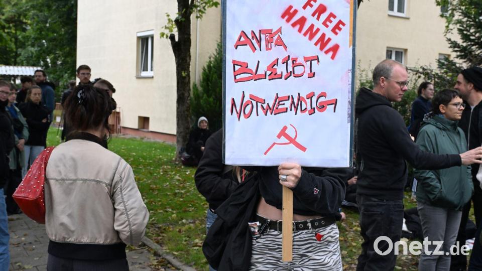 Ihre Unterstützer zweifeln ein faires Verfahren an. Bild: Felix Hörhager/dpa