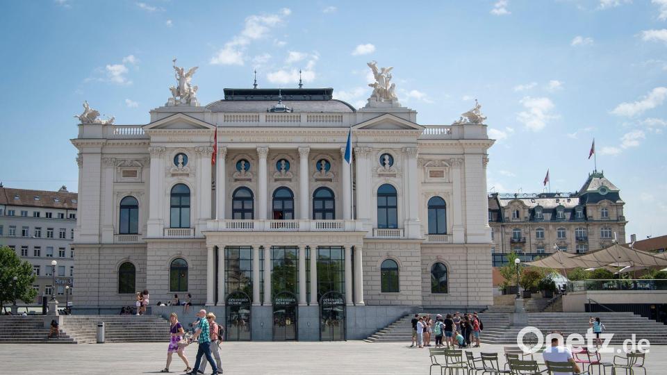 Das Opernhaus Zürich liegt in einer Kritikerumfrage vorn. (Archivbild) Bild: Melanie Duchene/Keystone/dpa
