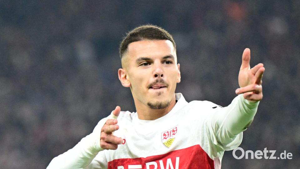 Badredine Bouanani durfte über sein Tor für den VfB Stuttgart jubeln - dank einer Vorlage von Torwart Alexander Nübel. Bild: Bernd Weißbrod/dpa
