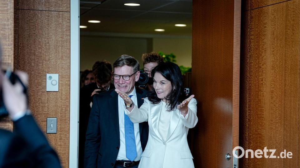 Annalena Baerbock, Präsidentin der Generalversammlung der Vereinten Nationen, und Bundesaußenminister Johann Wadephul treffen sich am Rande der Generaldebatte der UN-Vollversammlung in New York im Büro der Präsidentin. Bild: Kay Nietfeld/dpa