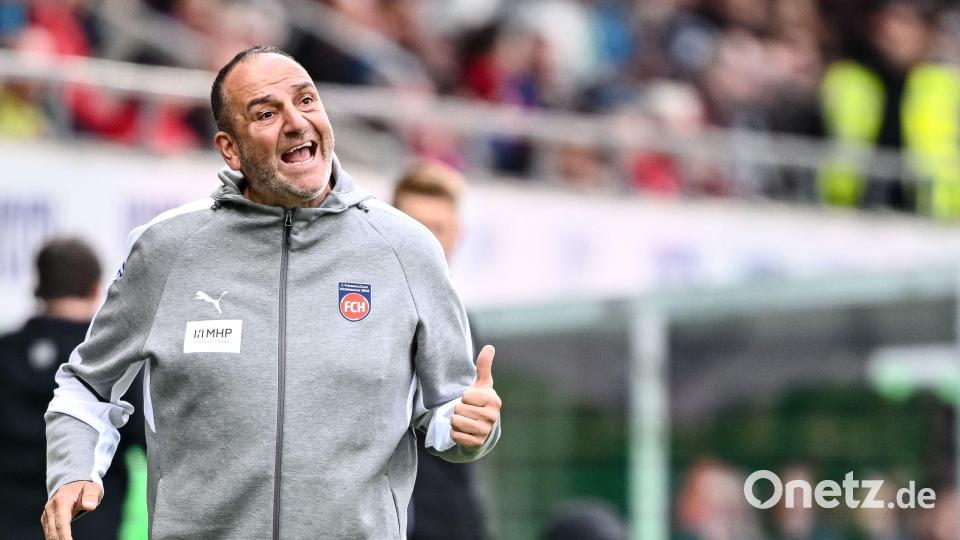 Heidenheims Trainer Frank Schmidt erkämpfte sich mit seinem Team die ersten Punkte der Saison für das Ziel Klassenverbleib. Bild: Harry Langer/dpa