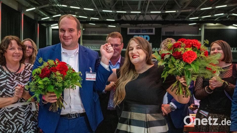 Ronja Endres und Sebastian Roloff führen fortan die Bayern-SPD. Bild: Armin Weigel/dpa