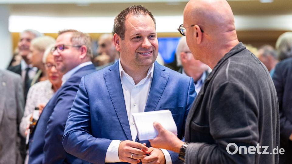 In der Ruhrgebietsstadt Hagen entschied der CDU-Kandidat Dennis Rehbein (l.) die Stichwahl klar für sich. Bild: Guido Kirchner/dpa