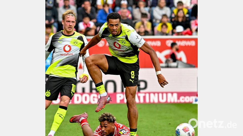 Am Samstag siegte der BVB mit Nmecha (r) 2:0 in Mainz. Bild: Torsten Silz/dpa