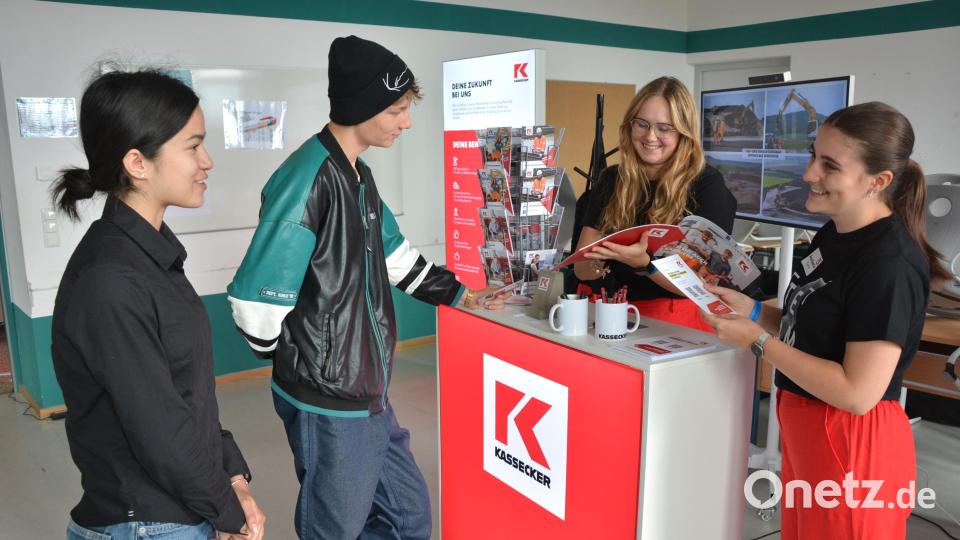 Oberfränkische und Oberpfälzer Firmen warben in Marktredwitz um beruflichen Nachwuchs. Mit dabei die Firma Kassecker aus Waldsassen. Bild: jr