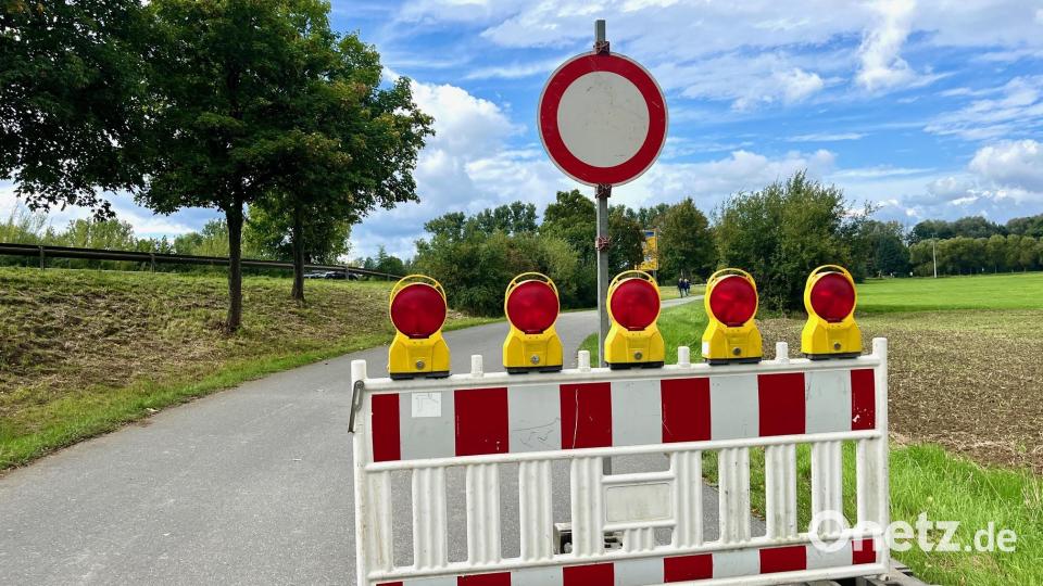 Wasserrohrbruch Fahrradweg neben B22 Bild: Gabi Schönberger