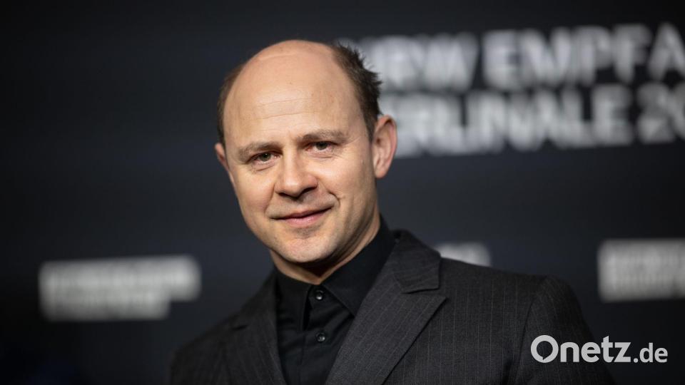 Moritz Führmann scheint zwei starke Frauen in seinem Leben zu haben. (Archivbild) Bild: Sebastian Christoph Gollnow/dpa