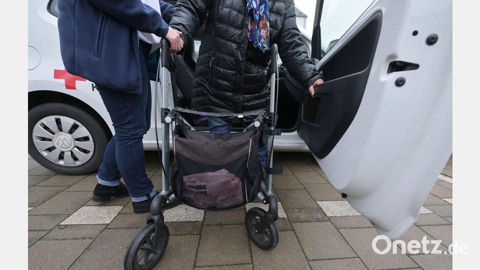 Die Einstufung in verschiedene Pflegegrade entscheidet über die Höhe der Unterstützung durch die Pflegeversicherung. (Symbolbild) Bild: Michael Bahlo/dpa/dpa-tmn