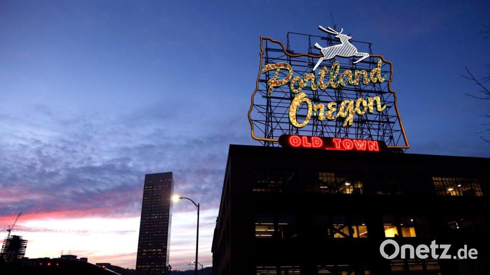 Durch den angekündigten Militäreinsatz in Oregon wächst die Liste der demokratisch regierten Städte, in die Trump Soldaten schickt. (Archivbild) Bild: Don Ryan/AP/dpa