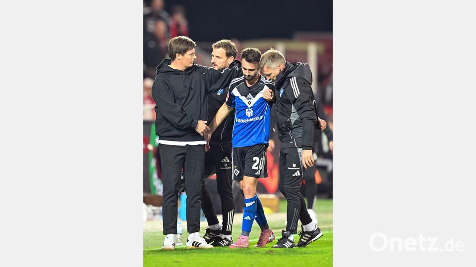 Vieira muss in der Nachspielzeit vom Platz - wegen einer Roten Karte und einer Verletzung. Bild: Soeren Stache/dpa
