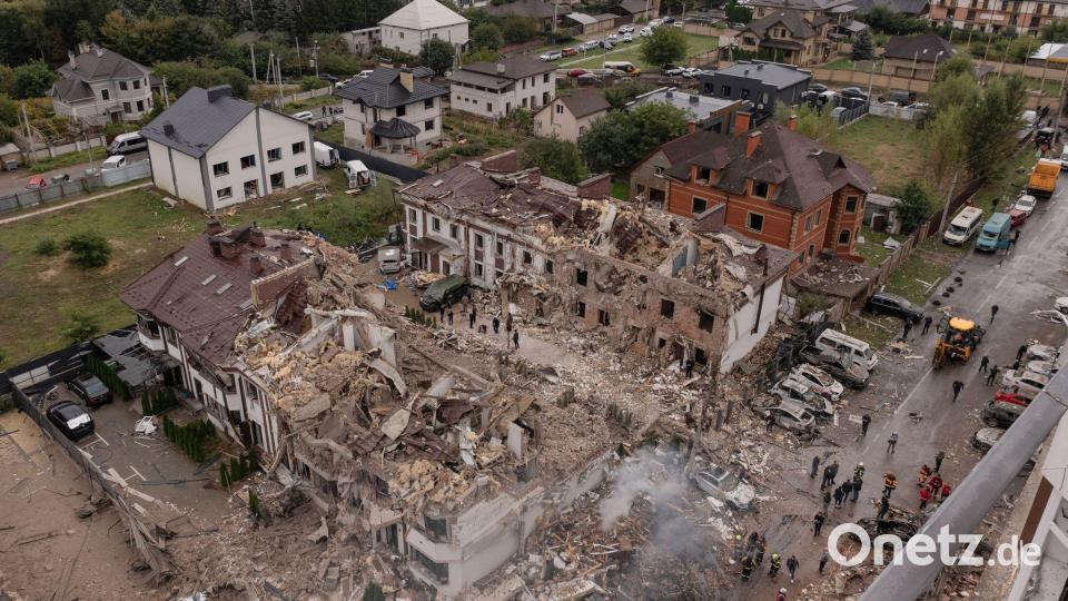 Ein zerstörter Wohnblock nach einem massiven russischen Raketenangriff in Kiew. Bild: Svet Jacqueline/ZUMA Press Wire/dpa