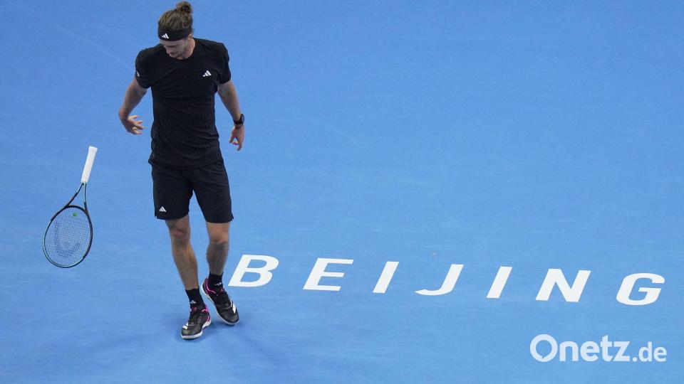 Wut-Ausbruch: Zverev wirft Schläger im China-Open-Viertelfinale gegen Medwedew Bild: Andy Wong/AP/dpa