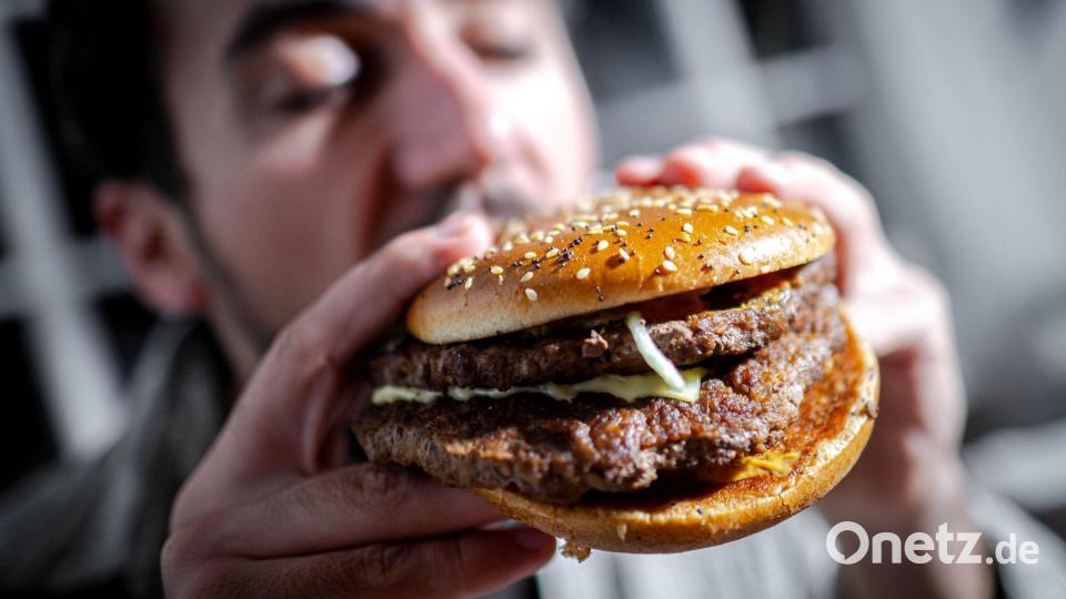 Genuss ohne Tierleid: Für Vegetarier könnte Laborfleisch zu einer echten Alternative werden. (Archivbild) Bild: Sina Schuldt/dpa