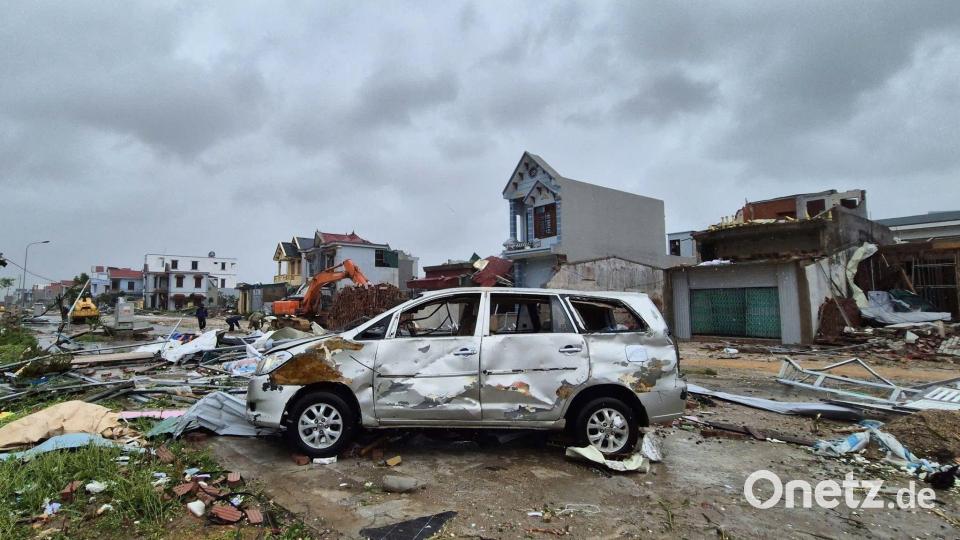 Der Tropensturm war am Sonntag in Vietnam auf Land getroffen. Bild: Viet Hoang/VNExpress/AP/dpa