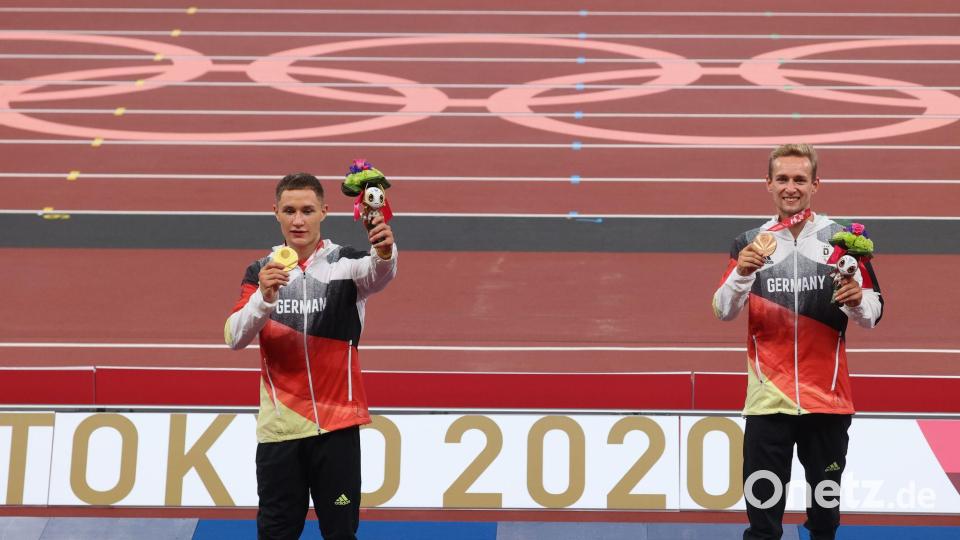 Felix Streng (l) und Johannes Floors (r) stehen wieder gemeinsam auf dem Podium. (Archivbild) Bild: Karl-Josef Hildenbrand/dpa