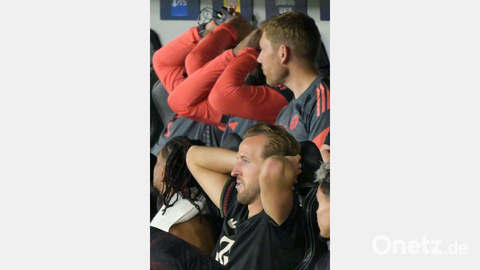 Nach seinem nächsten Doppelpack durfte Harry Kane die letzte halbe Stunde entspannt von der Bank aus zuschauen. Bild: Peter Kneffel/dpa