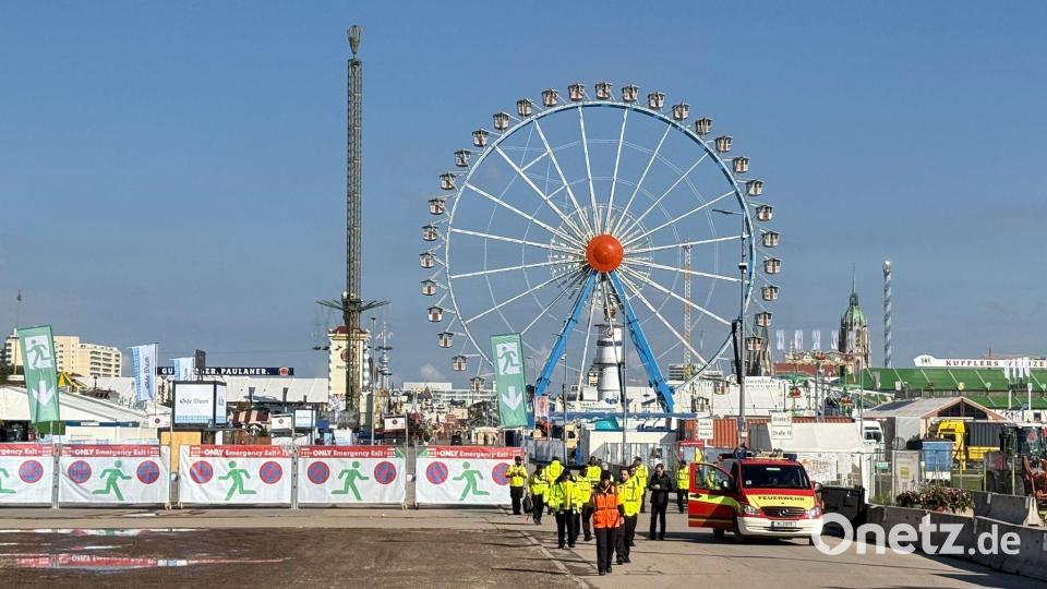 Das Oktoberfest bleibt bis mindestens 17 Uhr geschlossen. Bild: Christof Rührmair/dpa