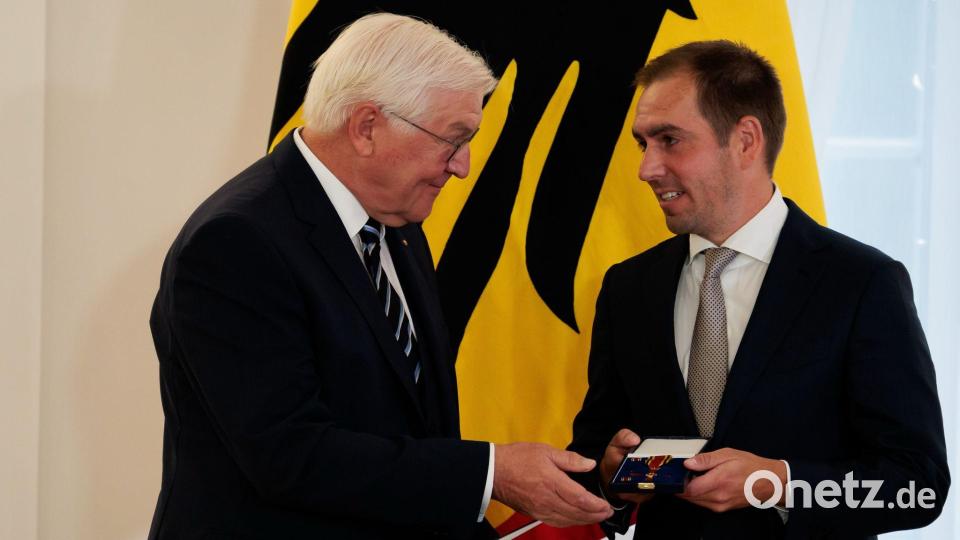 „Mr. Fairplay“ Philipp Lahm ist unter den neuen Trägerinnen und Trägern des Verdienstordens. Bild: Carsten Koall/dpa