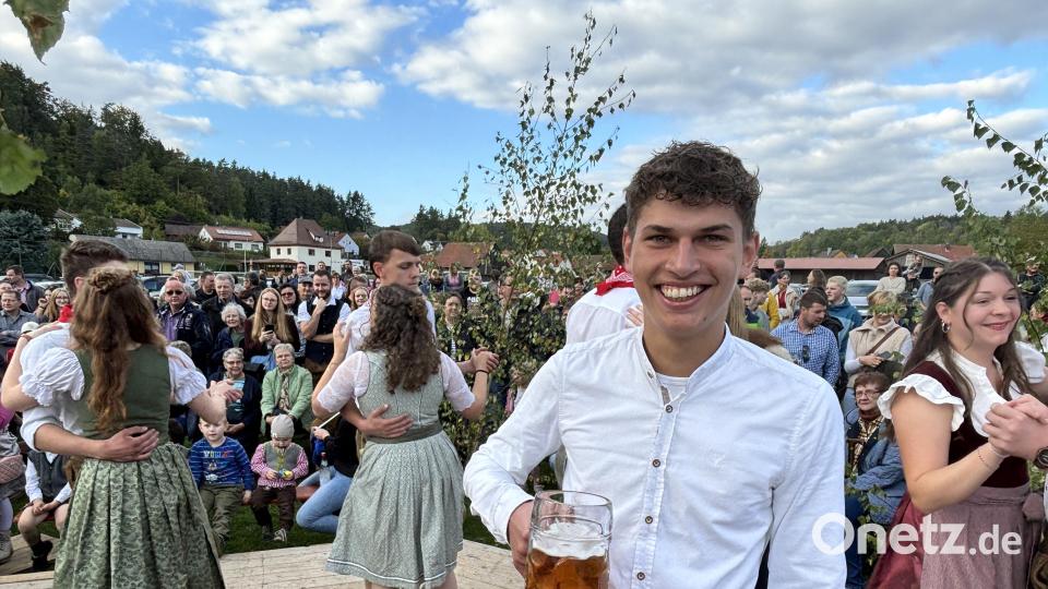 Auch beim Fasslfahrer war die Stimmun bestens. Bild: lei
