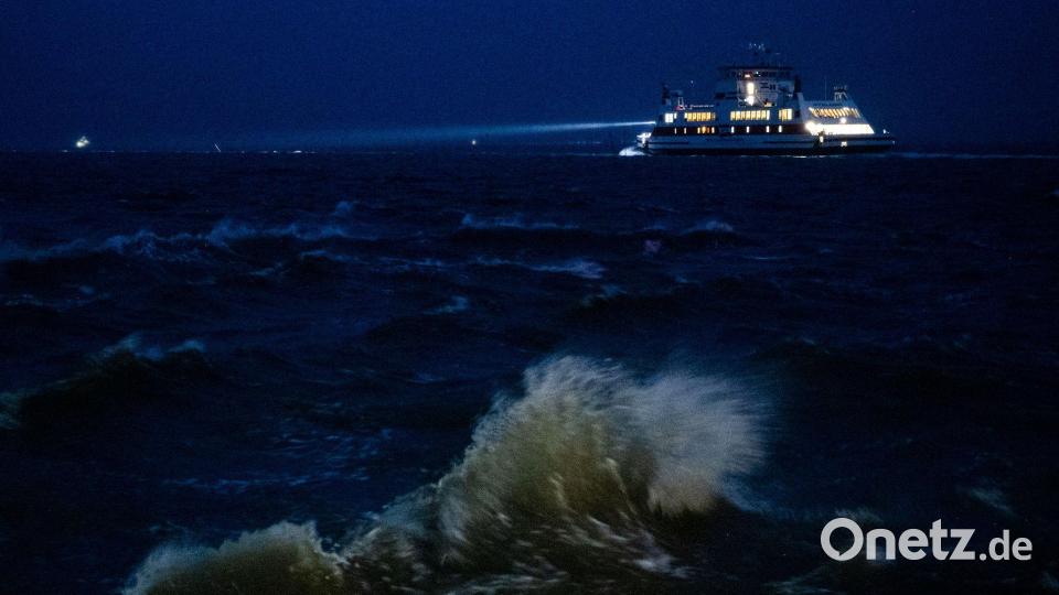 In der Nacht zum Samstag beginnt der Sturm. (Archivfoto) Bild: Daniel Bockwoldt/dpa