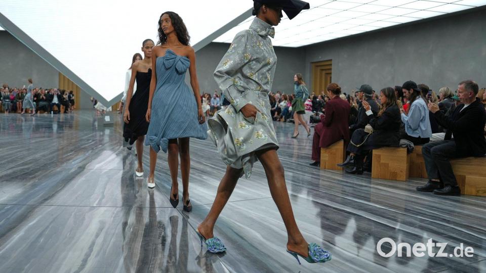 Paris Fashion Week: Dior setzt Highlights mit neuer Frühjahr/Sommer 2026 Linie Bild: Aurelien Morissard/AP/dpa
