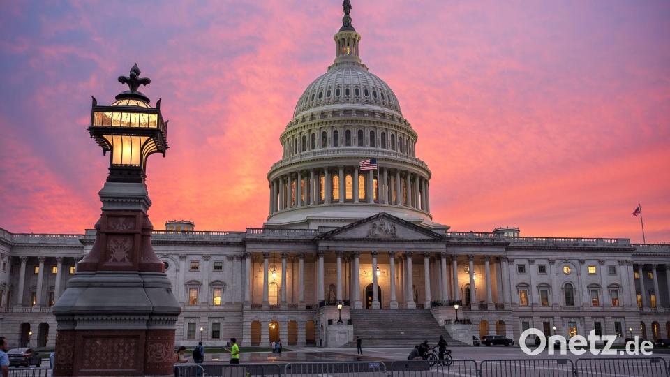 USA vor Shutdown: Das Kapitol ist in der Abenddämmerung zu sehen. Bild: J. Scott Applewhite/AP/dpa