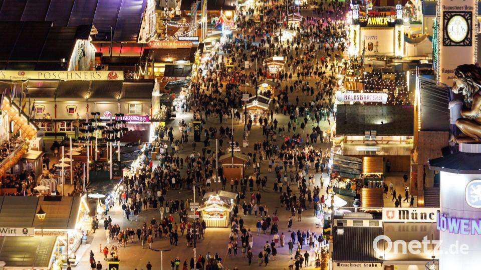 Nach Bombendrohung - Oktoberfest wieder geöffnet Bild: Daniel Karmann/dpa