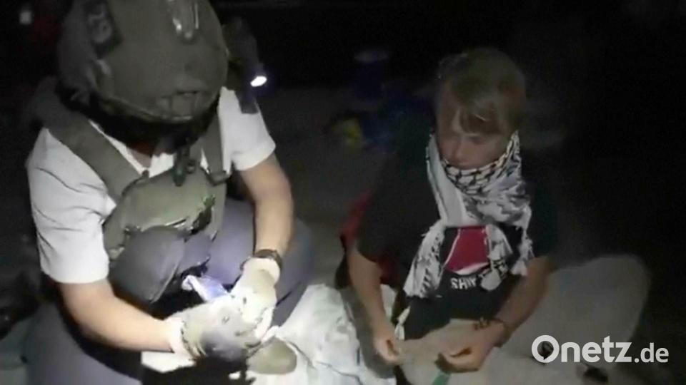 Die schwedische Aktivistin Greta Thunberg war eine der ersten Teilnehmerinne der Global Sumud Flotilla, die von israelischen Soldaten auf See festgenommen wurde. Bild: Uncredited/Israeli Foreign Ministry/AP/dpa